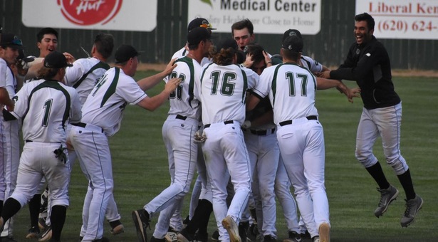 Saints win in walk-off fashion over Plainsmen