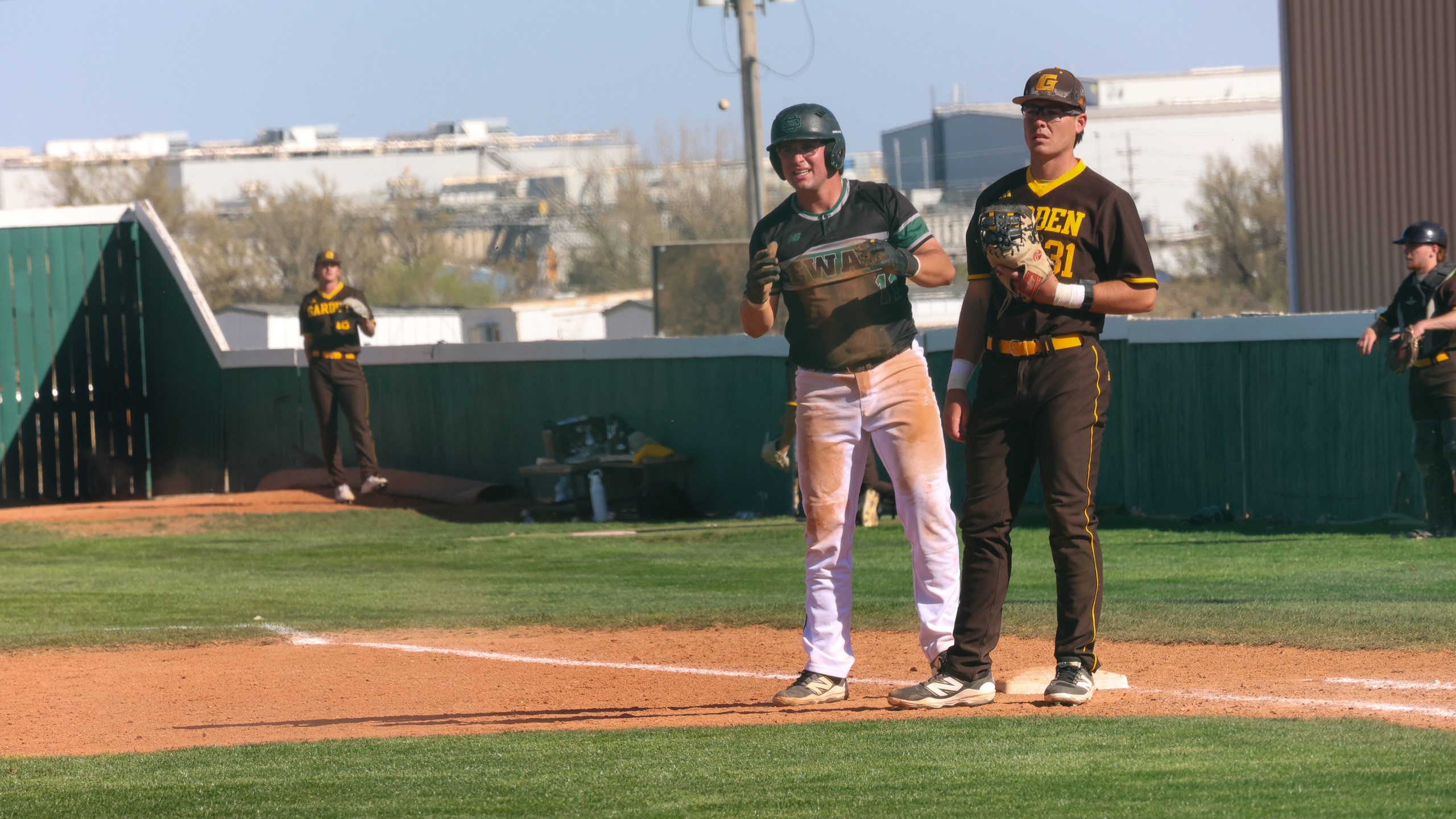 Baseball Sweeps Doubleheader, Splits Series With Garden City
