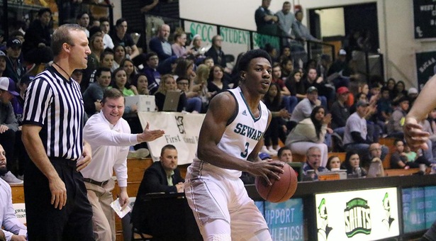 Davis&rsquo; Career-High Not Enough to Push Saints to Victory