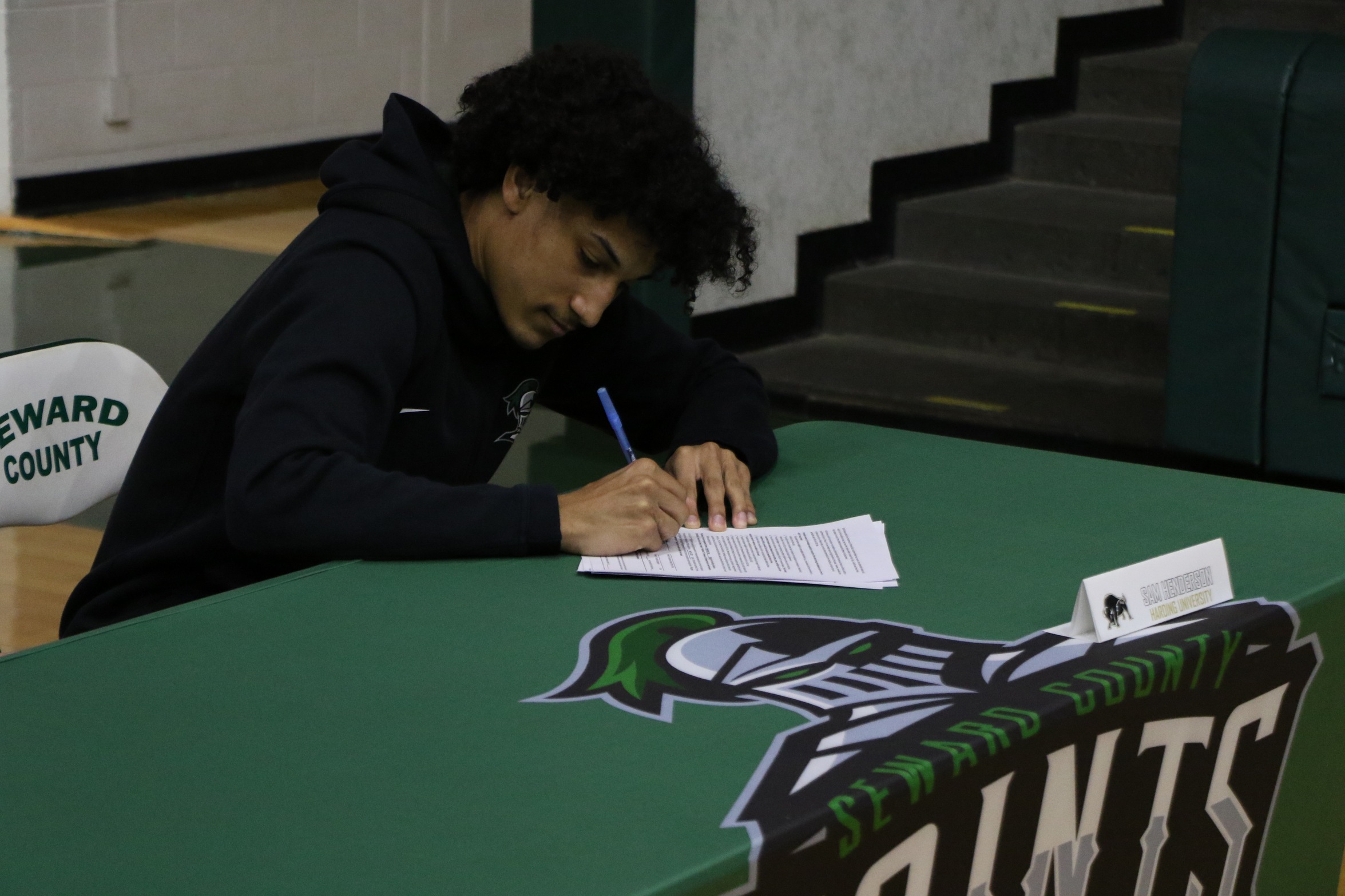 Henderson signs with Harding University