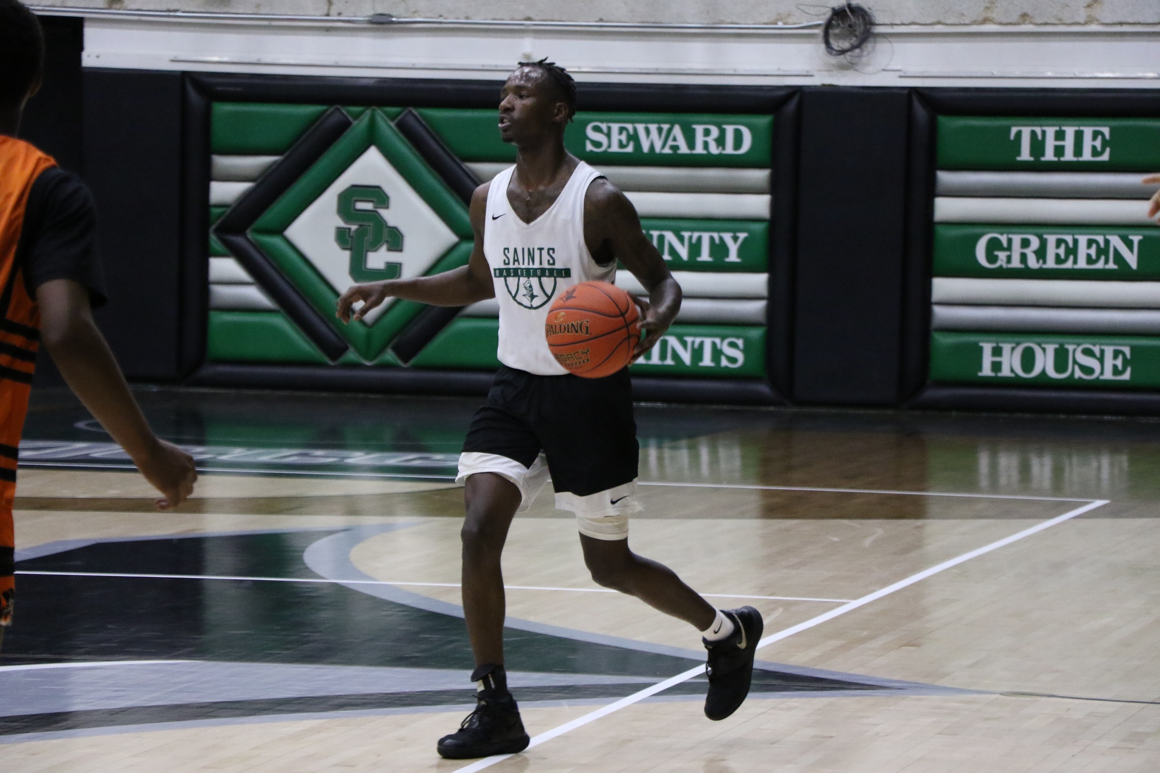 Saints win 79-77 over SCF in overtime