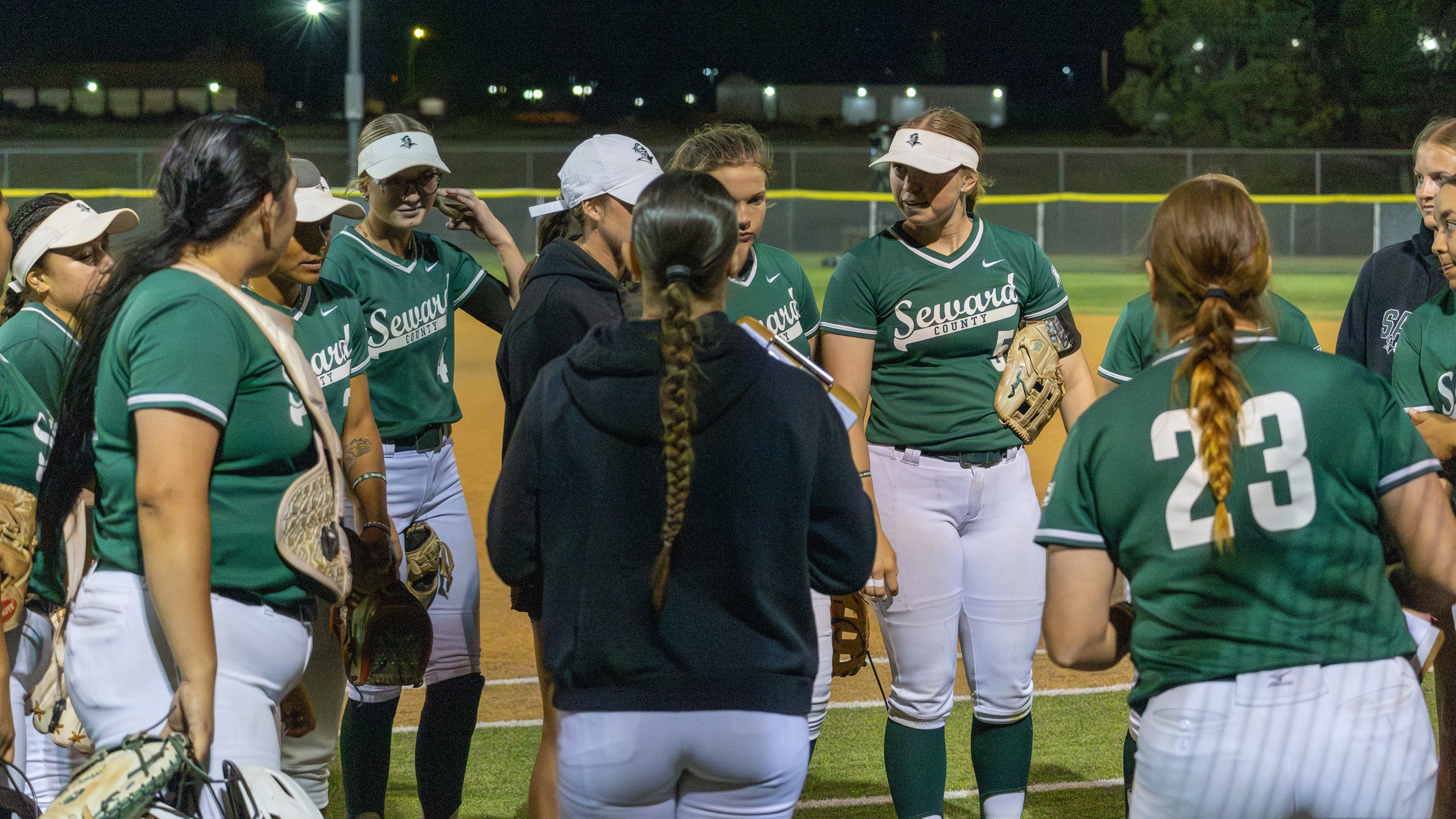 Softball&rsquo;s Season Comes to an End in Region Six Tournament