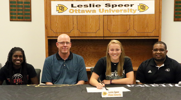 Leslie Speer Signs at Ottawa
