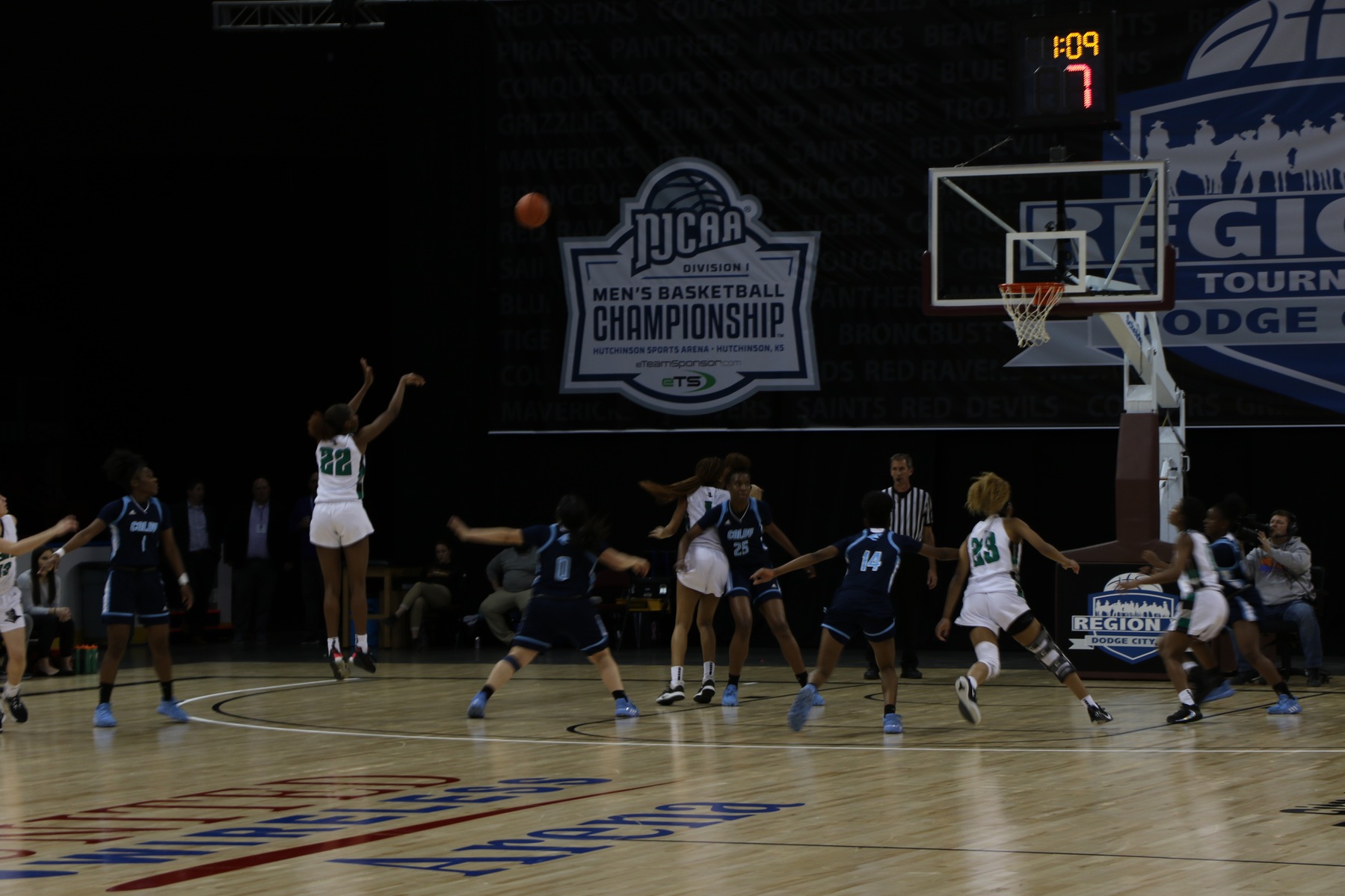No. 18 Lady Saints advances to the semifinals of the Region VI tournament