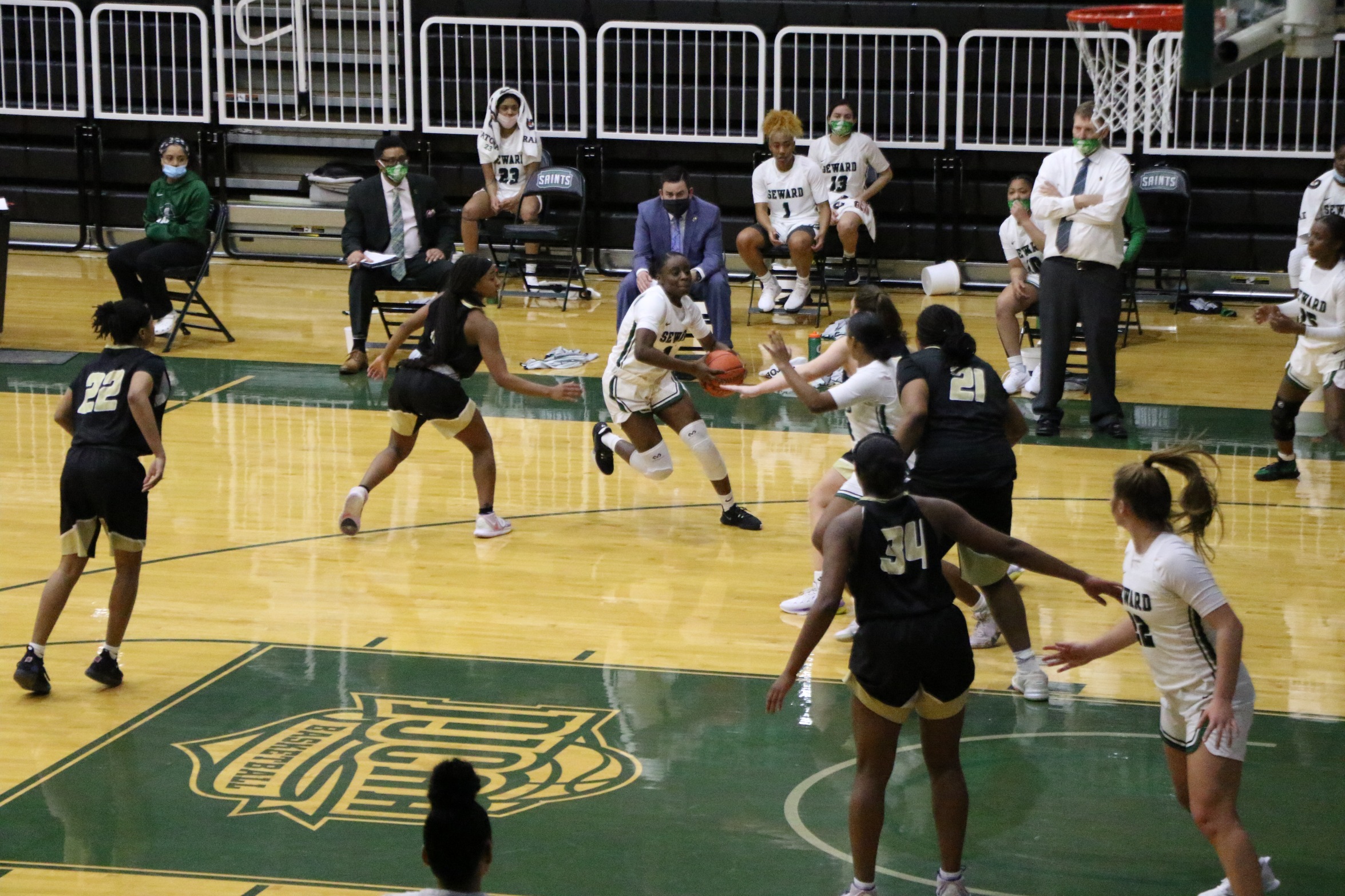 Lady Saints defeat the Pirates on the Road in thriller