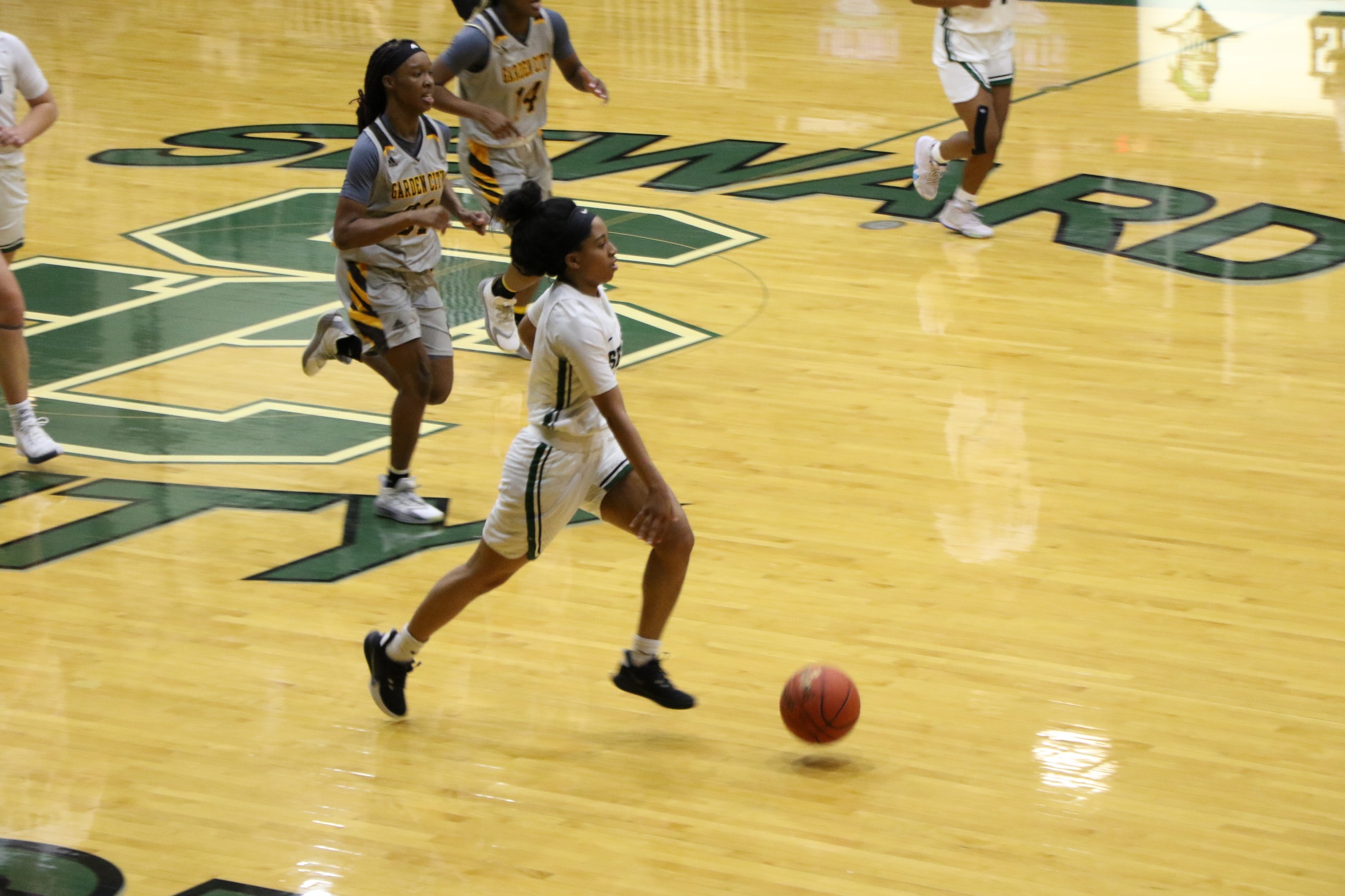 Lady Saints leave no doubt against Colby with a 102-61 victory