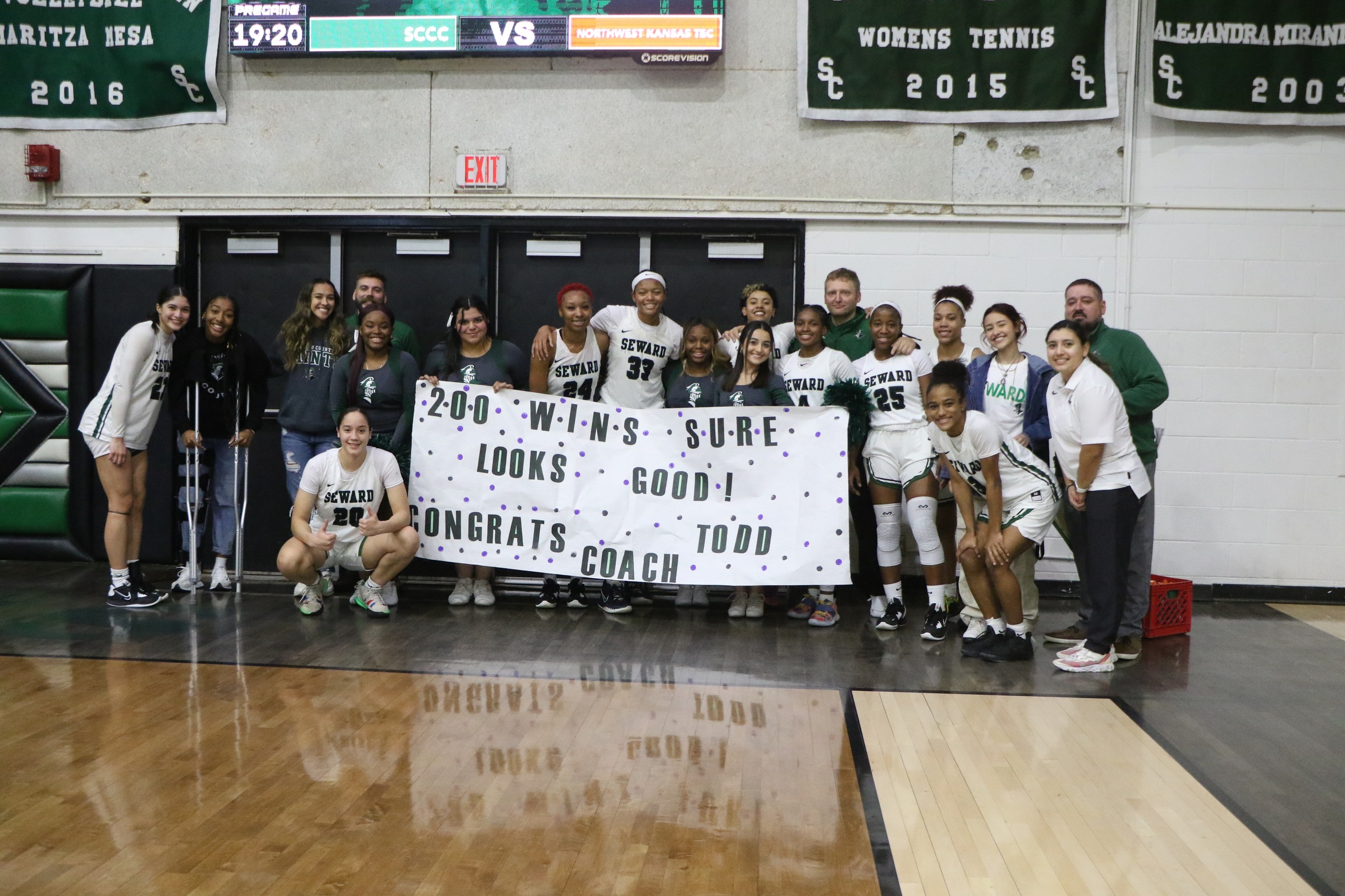 Lady Saints defeats the Mavs 76-47, Head Coach Ciochetto earns his 200th win