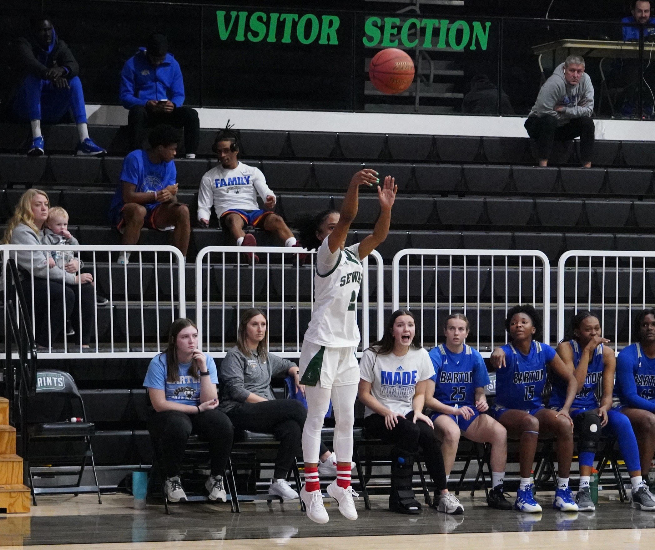 Seward rallies in the fourth to beat Barton, 59-53