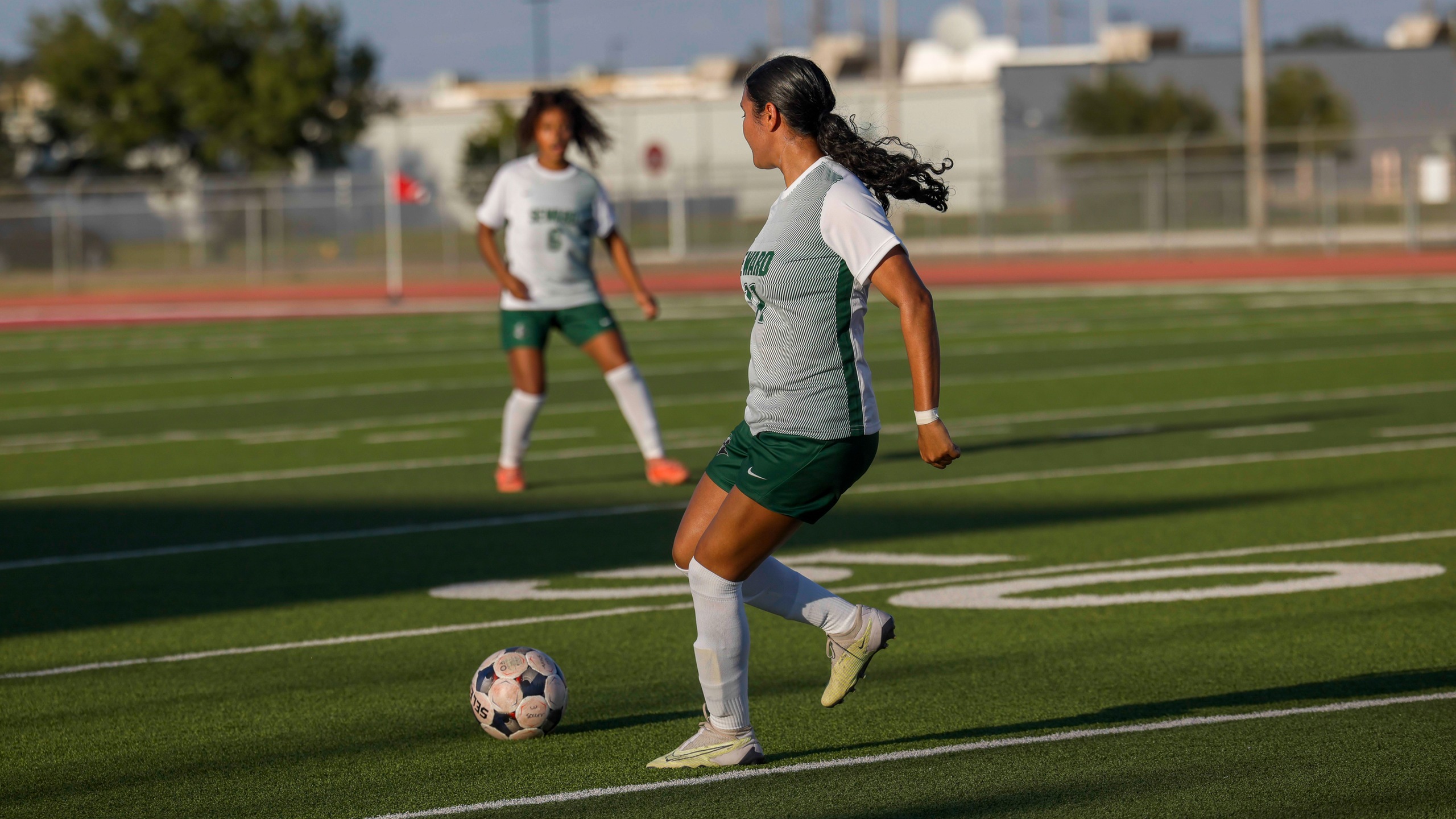 Lady Saints Take No. 18 Hutch to the Wire, Fall 1-0