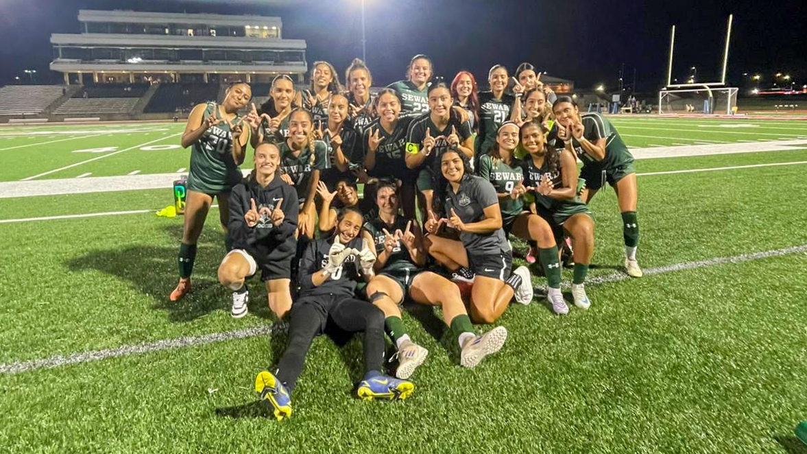 Martins&rsquo; Goal Sends Saints to 1st Ever Win Over Grizzlies