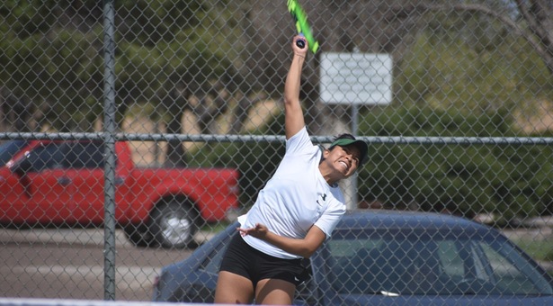No. 7 Lady Saints breeze past Cougars