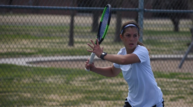 Lady Saint Maria Aveiga heads to DI UTEP for tennis