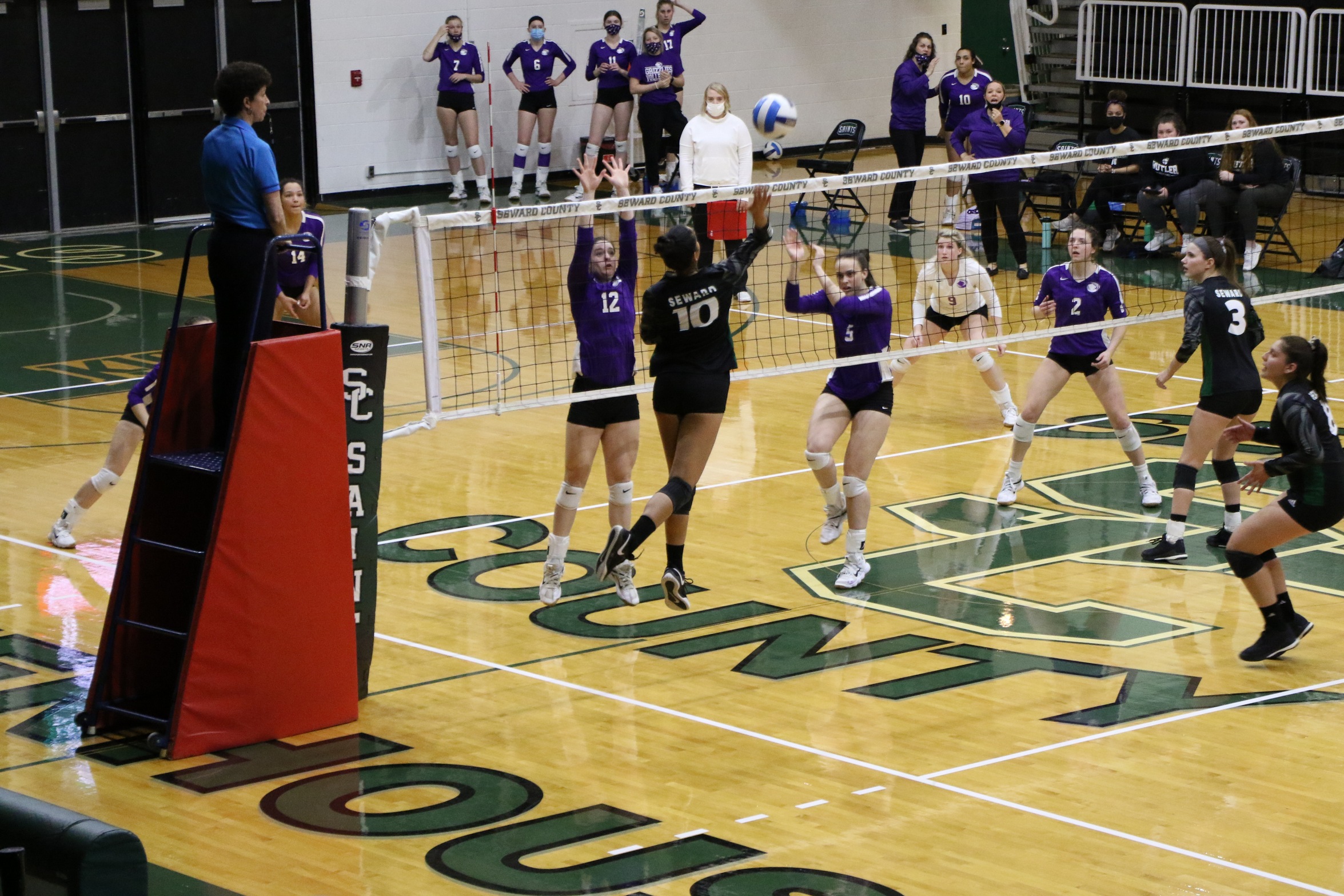 No. 9 Lady Saints trail early but beats Butler in five